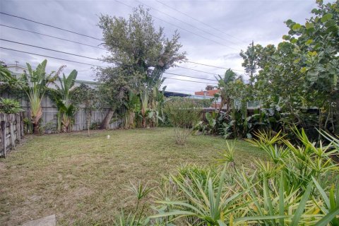 Casa en alquiler en Saint Petersburg, Florida, 2 dormitorios, 74.32 m2 № 1886807 - foto 23