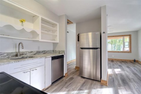 Casa en alquiler en Saint Petersburg, Florida, 2 dormitorios, 74.32 m2 № 1886807 - foto 13