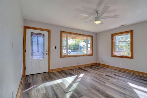 Casa en alquiler en Saint Petersburg, Florida, 2 dormitorios, 74.32 m2 № 1886807 - foto 3
