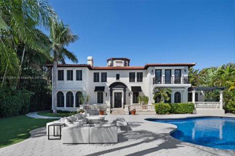 House in Miami Beach, Florida 7 bedrooms, 567.08 sq.m. № 1696931 - photo 19
