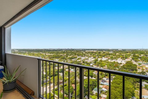 Condo in West Palm Beach, Florida, 2 bedrooms № 2279673 - photo 21