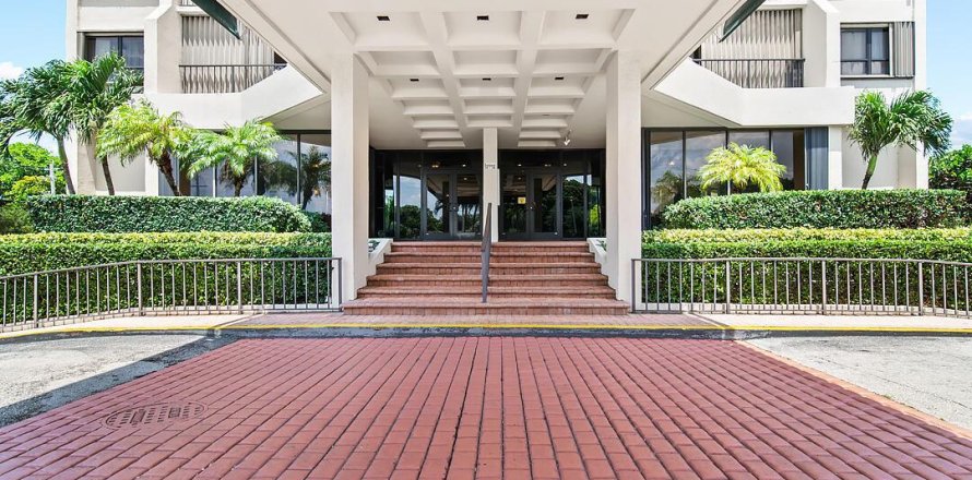Condo in West Palm Beach, Florida, 2 bedrooms № 2279673