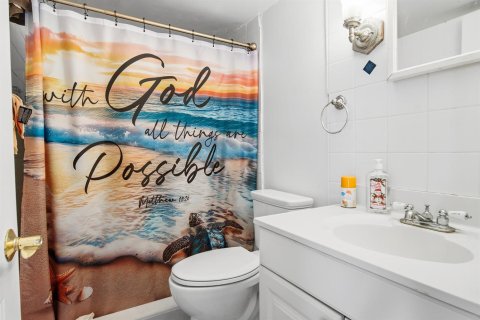 Condo in West Palm Beach, Florida, 2 bedrooms № 2279673 - photo 19