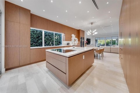 Villa ou maison à vendre à Miami Beach, Floride: 6 chambres, 457.26 m2 № 2154023 - photo 14