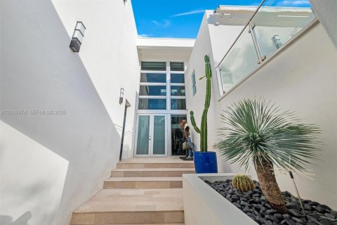 Villa ou maison à vendre à Miami Beach, Floride: 6 chambres, 457.26 m2 № 2154023 - photo 9