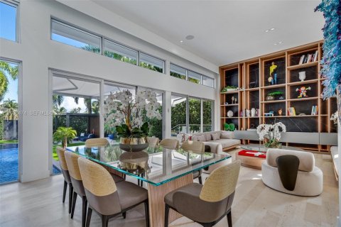 Villa ou maison à vendre à Miami Beach, Floride: 6 chambres, 457.26 m2 № 2154023 - photo 25