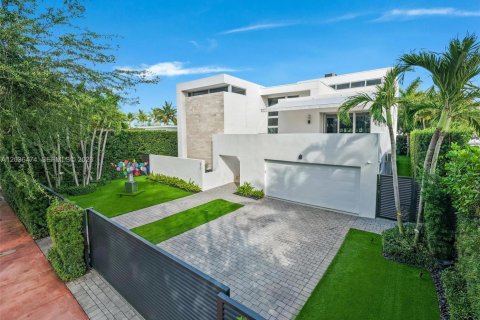 Villa ou maison à vendre à Miami Beach, Floride: 6 chambres, 457.26 m2 № 2154023 - photo 7