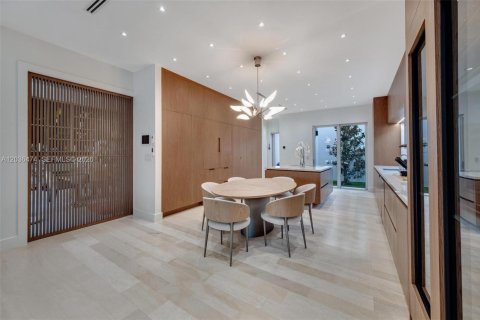 Villa ou maison à vendre à Miami Beach, Floride: 6 chambres, 457.26 m2 № 2154023 - photo 21