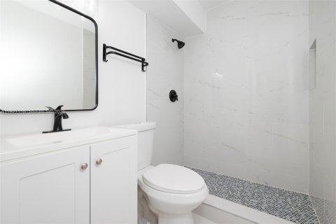 Casa en venta en Pompano Beach, Florida, 5 dormitorios, 103.31 m2 № 1986188 - foto 23