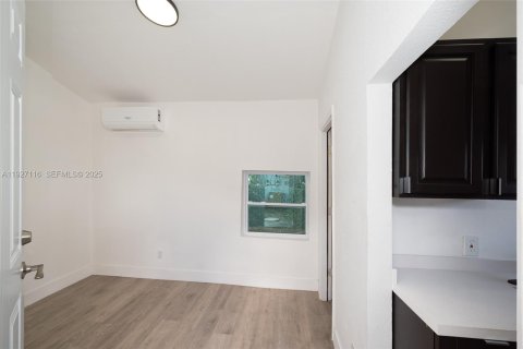 Casa en venta en Pompano Beach, Florida, 5 dormitorios, 103.31 m2 № 1986188 - foto 29