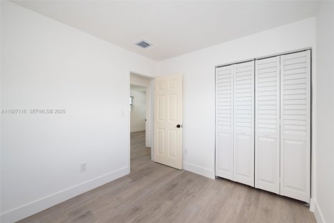 Casa en venta en Pompano Beach, Florida, 5 dormitorios, 103.31 m2 № 1986188 - foto 20