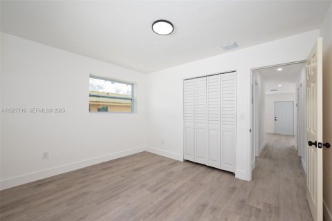 Casa en venta en Pompano Beach, Florida, 5 dormitorios, 103.31 m2 № 1986188 - foto 25