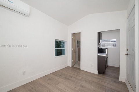 Casa en venta en Pompano Beach, Florida, 5 dormitorios, 103.31 m2 № 1986188 - foto 30