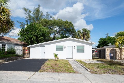 Casa en venta en Pompano Beach, Florida, 5 dormitorios, 103.31 m2 № 1986188 - foto 5