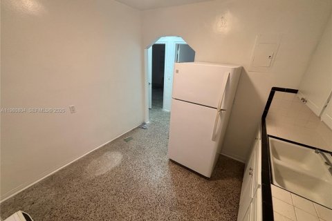 Casa en alquiler en Fort Lauderdale, Florida, 1 dormitorio, 354.79 m2 № 2044173 - foto 6