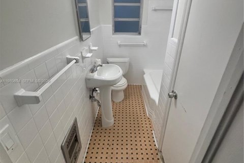 Casa en alquiler en Fort Lauderdale, Florida, 1 dormitorio, 354.79 m2 № 2044173 - foto 5