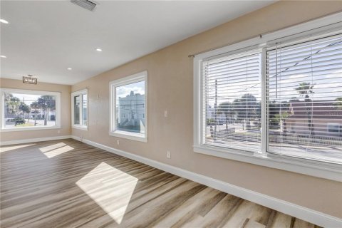 Immobilier commercial à vendre à Daytona Beach, Floride: 4 chambres, 167.97 m2 № 2430544 - photo 22