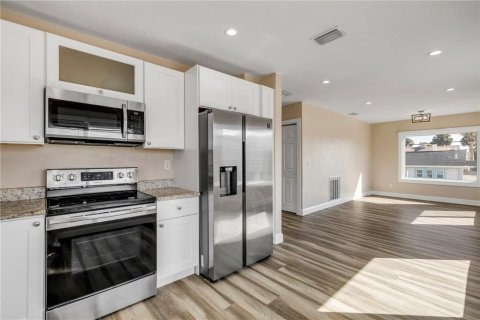 Immobilier commercial à vendre à Daytona Beach, Floride: 4 chambres, 167.97 m2 № 2430544 - photo 26