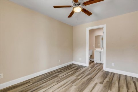 Immobilier commercial à vendre à Daytona Beach, Floride: 4 chambres, 167.97 m2 № 2430544 - photo 13