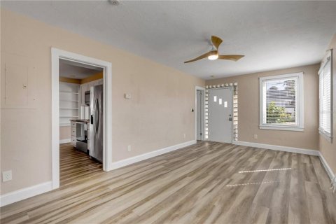 Immobilier commercial à vendre à Daytona Beach, Floride: 4 chambres, 167.97 m2 № 2430544 - photo 7
