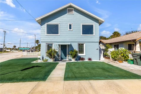 Immobilier commercial à Daytona Beach, Floride 4 chambres, 167.97 m2 № 2430544