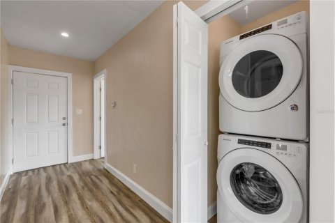 Immobilier commercial à vendre à Daytona Beach, Floride: 4 chambres, 167.97 m2 № 2430544 - photo 30