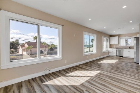 Immobilier commercial à vendre à Daytona Beach, Floride: 4 chambres, 167.97 m2 № 2430544 - photo 24