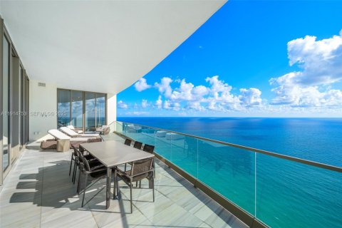 Condominio en venta en Sunny Isles Beach, Florida, 4 dormitorios, 517.74 m2 № 2034367 - foto 4