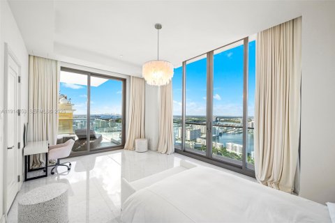 Condominio en venta en Sunny Isles Beach, Florida, 4 dormitorios, 517.74 m2 № 2034367 - foto 18
