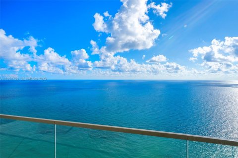 Condominio en venta en Sunny Isles Beach, Florida, 4 dormitorios, 517.74 m2 № 2034367 - foto 3