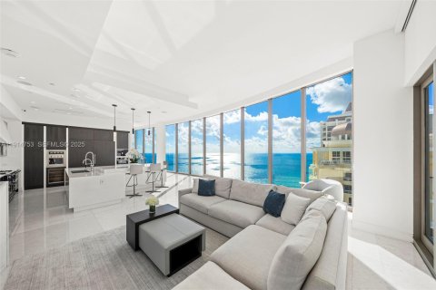 Condominio en venta en Sunny Isles Beach, Florida, 4 dormitorios, 517.74 m2 № 2034367 - foto 9