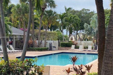 Condo in West Palm Beach, Florida, 1 bedroom  № 2069222 - photo 5