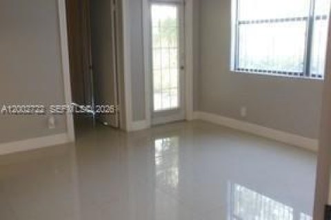 Condo in West Palm Beach, Florida, 1 bedroom  № 2069222 - photo 11