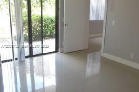 Condo in West Palm Beach, Florida, 1 bedroom  № 2069222 - photo 8