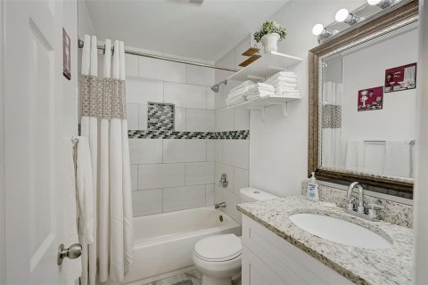 Снять в аренду квартиру в Сарасота, Флорида 4 комнаты, 92.9м2, № 439245 - фото 13