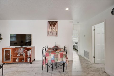Снять в аренду квартиру в Сарасота, Флорида 4 комнаты, 92.9м2, № 439245 - фото 5