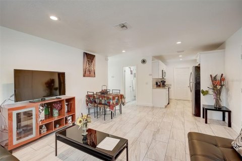 Снять в аренду квартиру в Сарасота, Флорида 4 комнаты, 92.9м2, № 439245 - фото 6