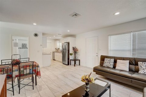 Снять в аренду квартиру в Сарасота, Флорида 4 комнаты, 92.9м2, № 439245 - фото 7