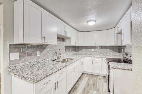 Villa ou maison à vendre à Seffner, Floride: 4 chambres, 91.23 m2 № 2148750 - photo 4