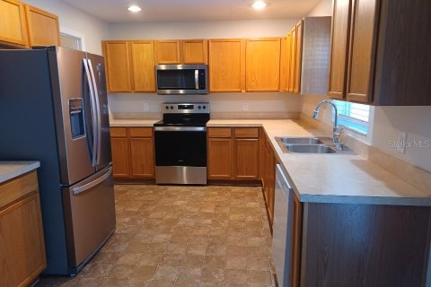 House in Sanford, Florida 4 bedrooms, 230.03 sq.m. № 2427068 - photo 5
