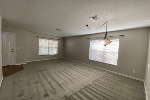 House in Sanford, Florida 4 bedrooms, 230.03 sq.m. № 2427068 - photo 10