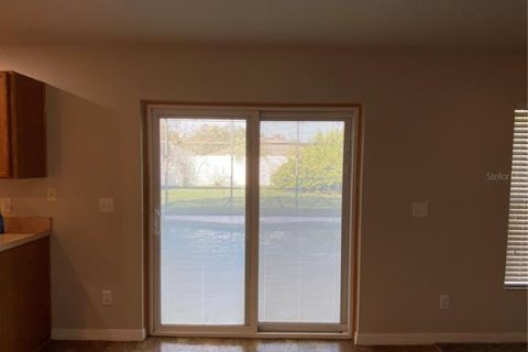 House in Sanford, Florida 4 bedrooms, 230.03 sq.m. № 2427068 - photo 12