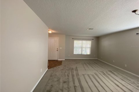 House in Sanford, Florida 4 bedrooms, 230.03 sq.m. № 2427068 - photo 11