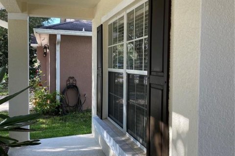 House in Sanford, Florida 4 bedrooms, 230.03 sq.m. № 2427068 - photo 2