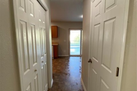 House in Sanford, Florida 4 bedrooms, 230.03 sq.m. № 2427068 - photo 4