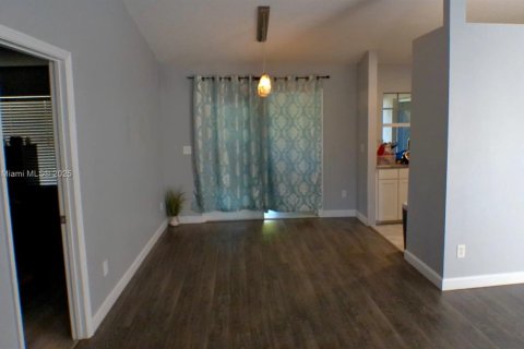 Villa ou maison à vendre à Port St. Lucie, Floride: 3 chambres, 143.63 m2 № 1950914 - photo 16
