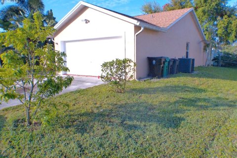 Villa ou maison à vendre à Port St. Lucie, Floride: 3 chambres, 143.63 m2 № 1950914 - photo 6