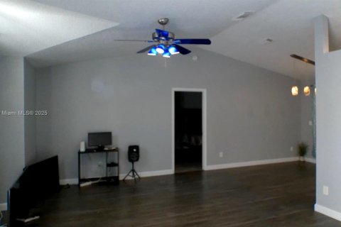 Villa ou maison à vendre à Port St. Lucie, Floride: 3 chambres, 143.63 m2 № 1950914 - photo 17