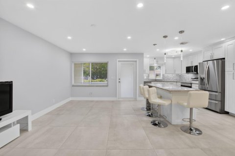 Townhouse in Delray Beach, Florida 2 bedrooms, 99.03 sq.m. № 2191175 - photo 9