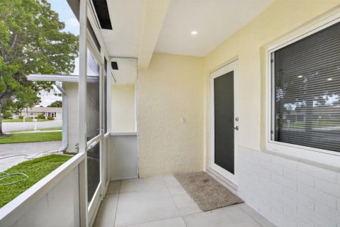 Townhouse in Delray Beach, Florida 2 bedrooms, 99.03 sq.m. № 2191175 - photo 27